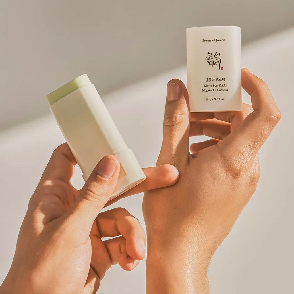 Matte Sun Stick : Mugwort + Camilia SPF50+ PA++++